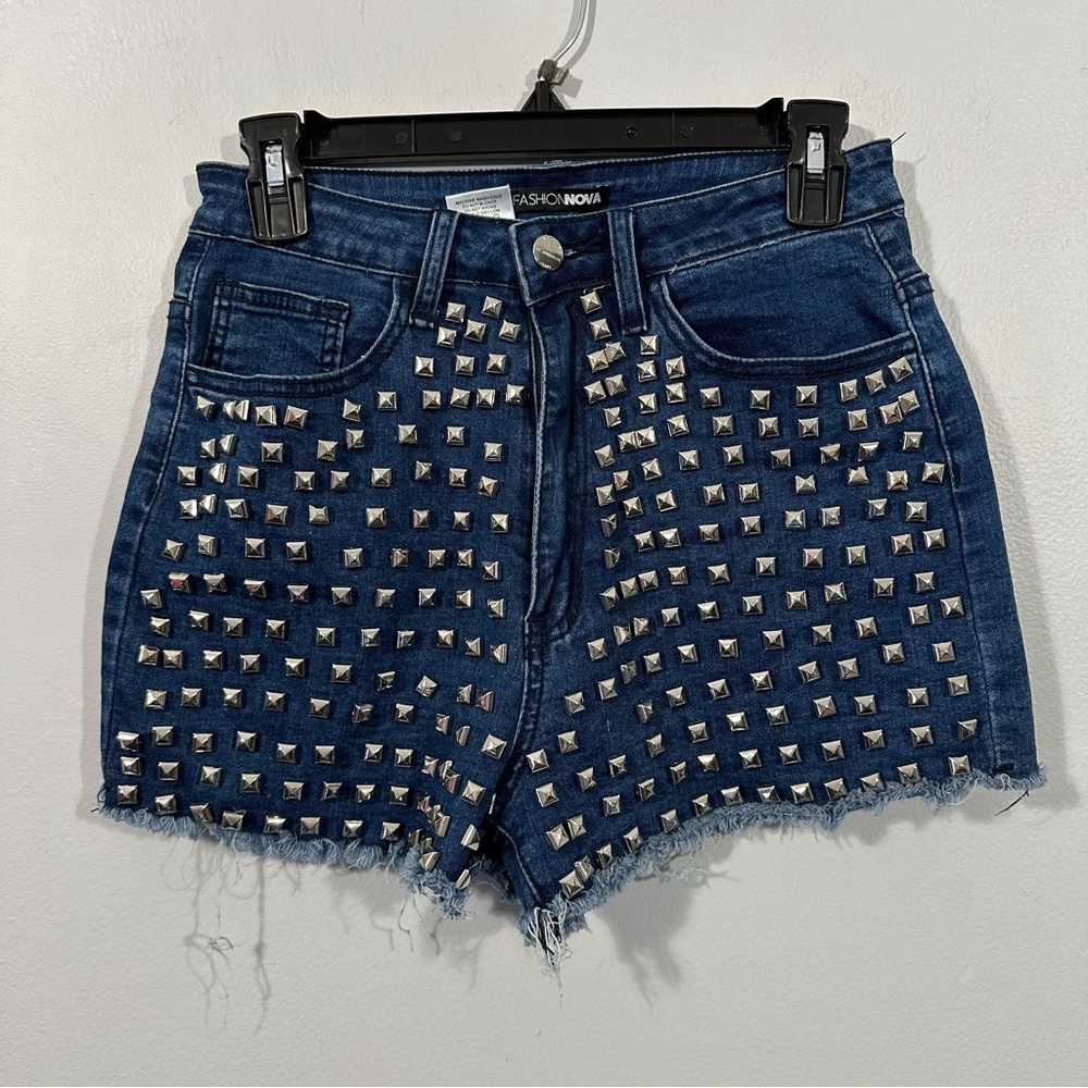 Fashion Nova High-waisted Silver Studded Jean Shorts Size Large